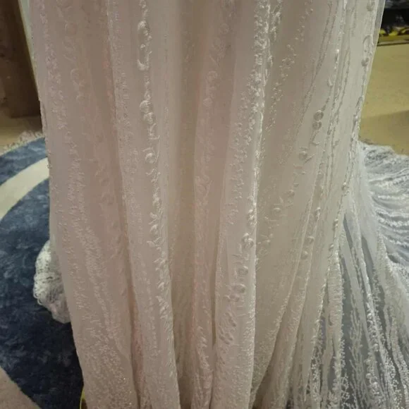 Rosa Clara "Debrah" Wedding Gown (Unaltered) - Picture 8 of 12